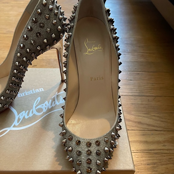 Beautiful Christian Louboutin FOLLIES SPIKES 100 Studs Glitter pumps. - Picture 3 of 9